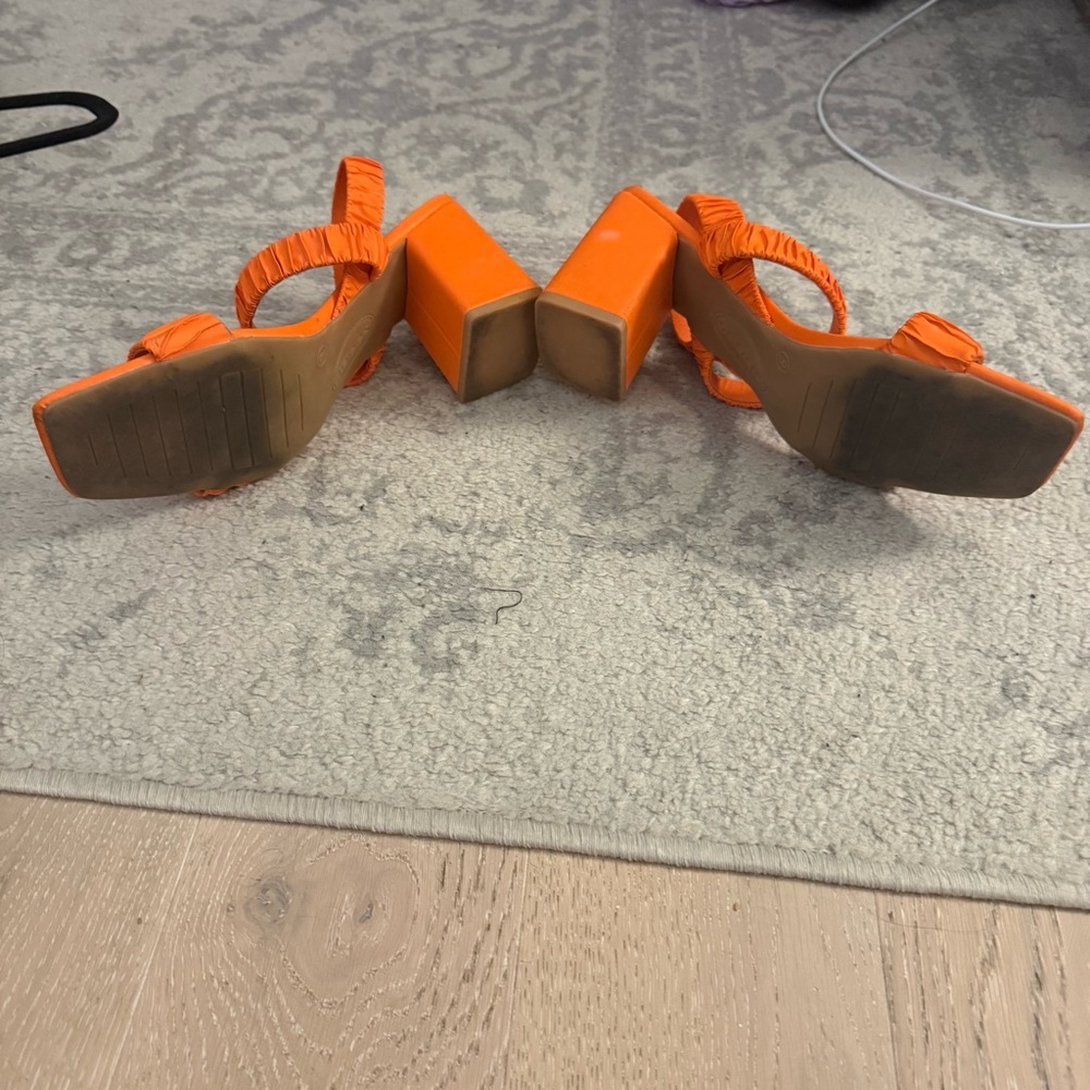 Scoop NYC Orange Heels with Ruched Strap - Picture 3 of 4
